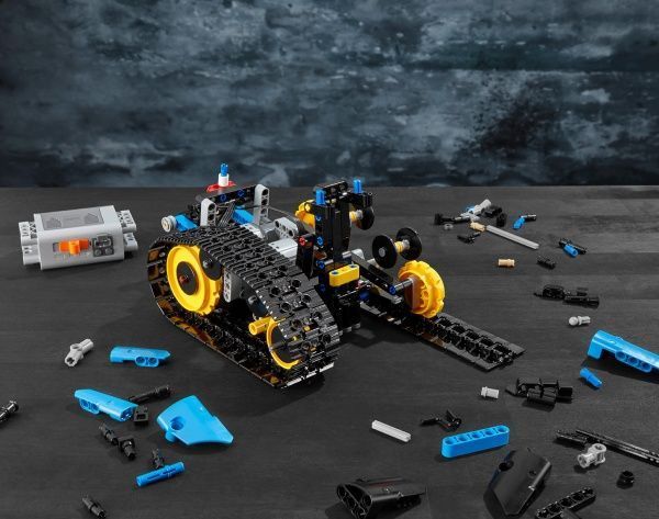 Конструктор LEGO Technic Швидкісний всюдихід з ДК 42095