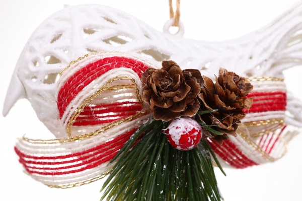 Декоративная подвеска Бабочка с декором 15 см HFF205W белый