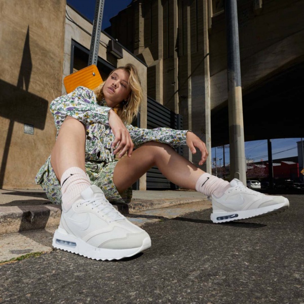 Кроссовки Nike DM8261-001 р.38 бежевый