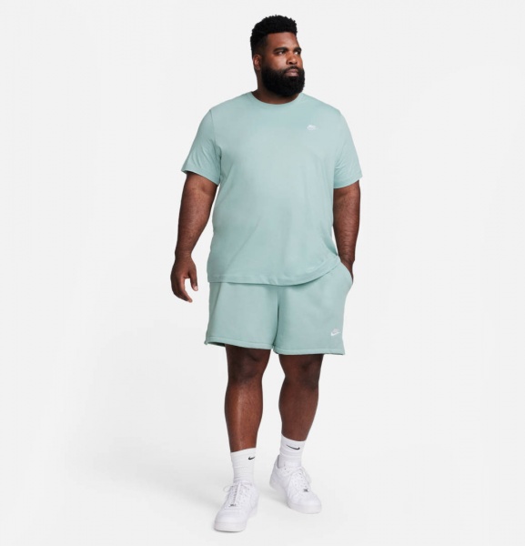 Футболка Nike M NSW CLUB TEE AR4997-310 р.S зелений