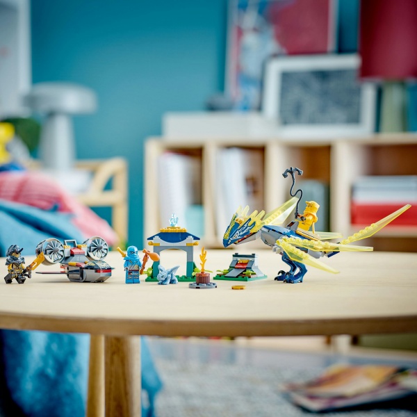 Конструктор LEGO NINJAGO Битва малюків драконів Нії та Арін 71798