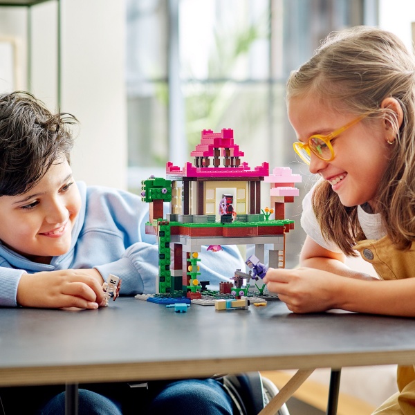 Конструктор LEGO Minecraft Тренувальна база 21183