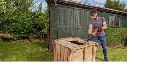 Пила шабельна Black+Decker BES301