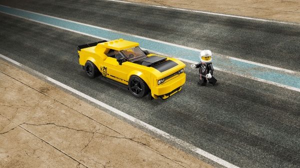 Конструктор LEGO Speed Champions Автомобили 2018 Dodge Challenger SRT Demon и 1970 Dodge Charger R/T 75893