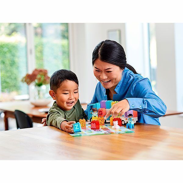 Конструктор LEGO Duplo Вантажівка з буквами 10915
