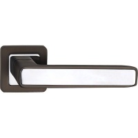 Ручка на розетці Comit Strong хром/чорний