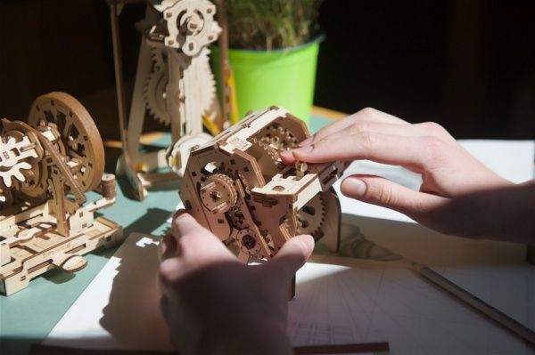 Деревянный 3D-конструктор UGEARS Коробка передач