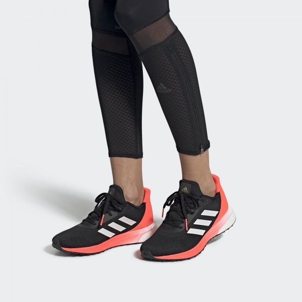 Кросівки Adidas ASTRARUN W EH1528 р.6,5 чорний