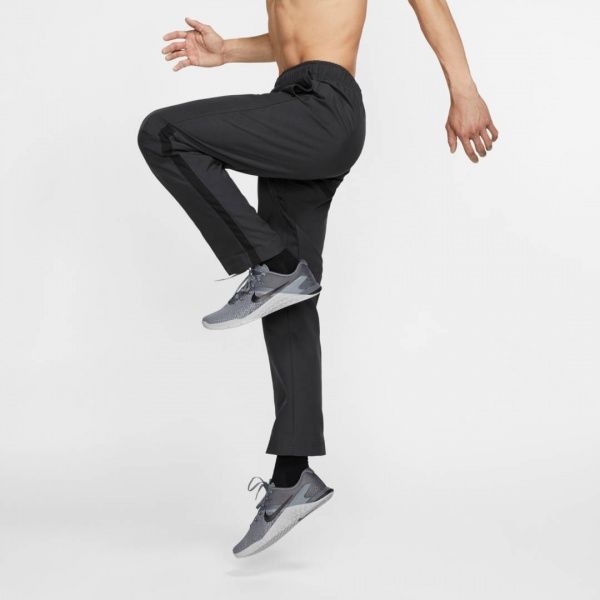 Штани Nike M NK DRY PANT TEAM WOVEN 927380-060 р. L чорний
