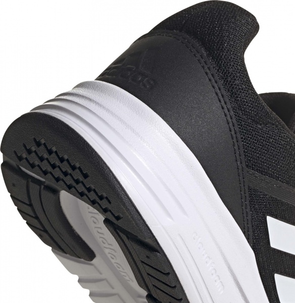 Кроссовки Adidas GALAXY 5 FW5717 р.UK 9,5 черный
