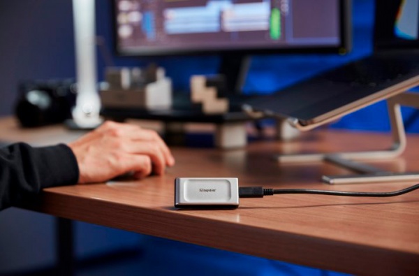 SSD-накопичувач Kingston XS2000 1000GB Portable USB Type-C 3D V-NAND (SXS2000/1000G) 