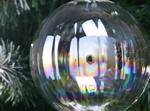 Елочная игрушка в форме шара прозрачная 8 см 