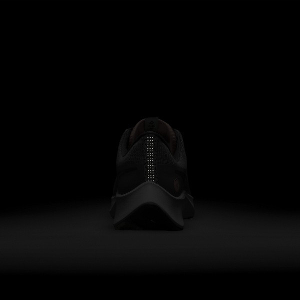 Кроссовки Nike Air Zoom Pegasus 38 Shield DC4074-500 р.US 9 розовый