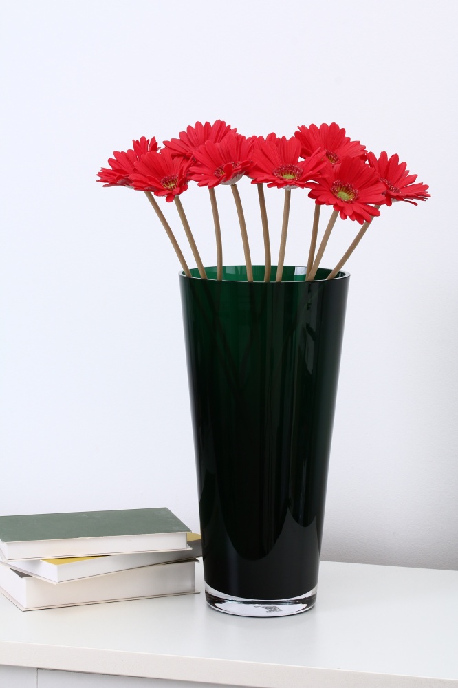 Ваза скляна Wrzesniak Glassworks Sofi 35 см зелений 17-1444