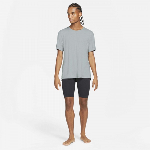 Футболка Nike M NK DF TOP SS YOGA BV4034-079 р.S сірий