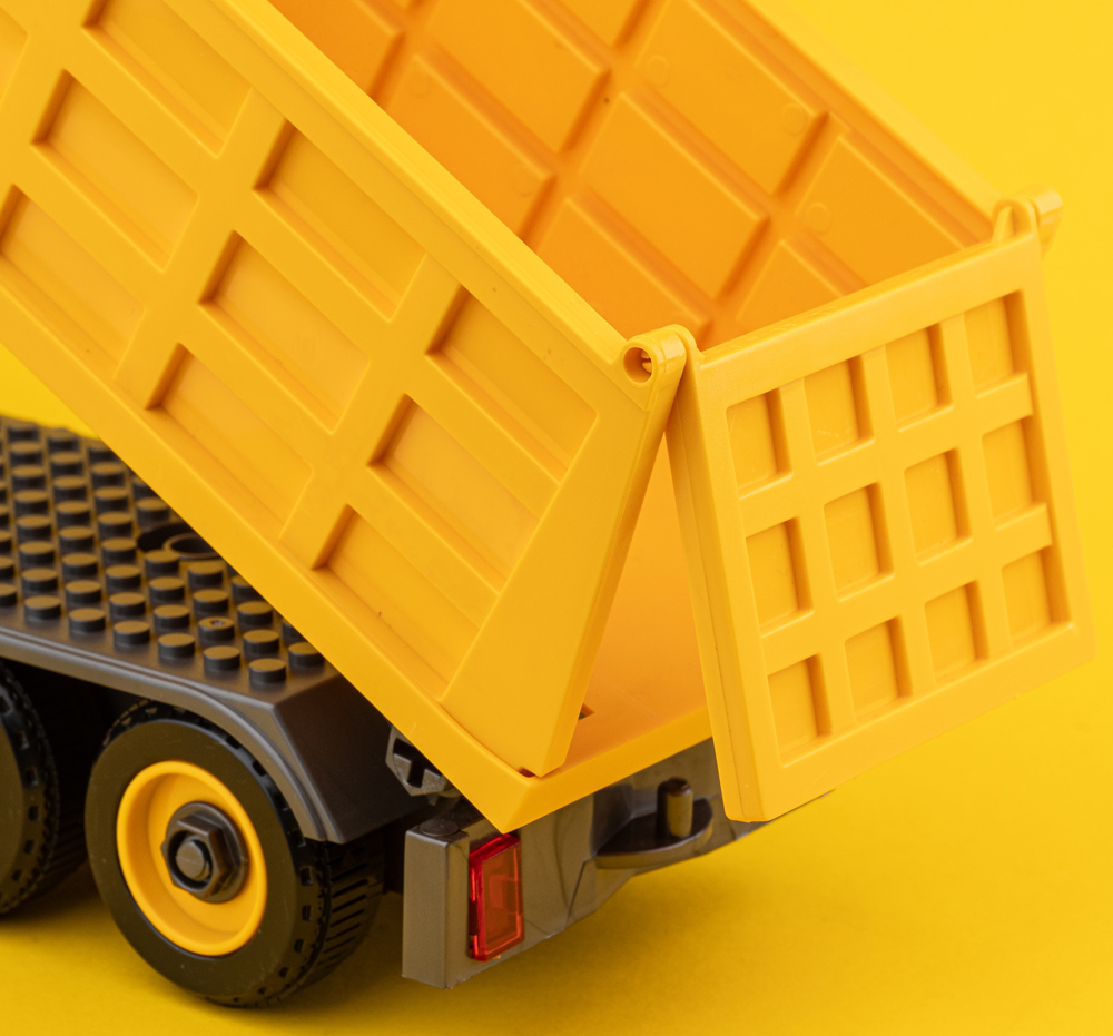 Автоконструктор Самосвал 1:24 532.01.90