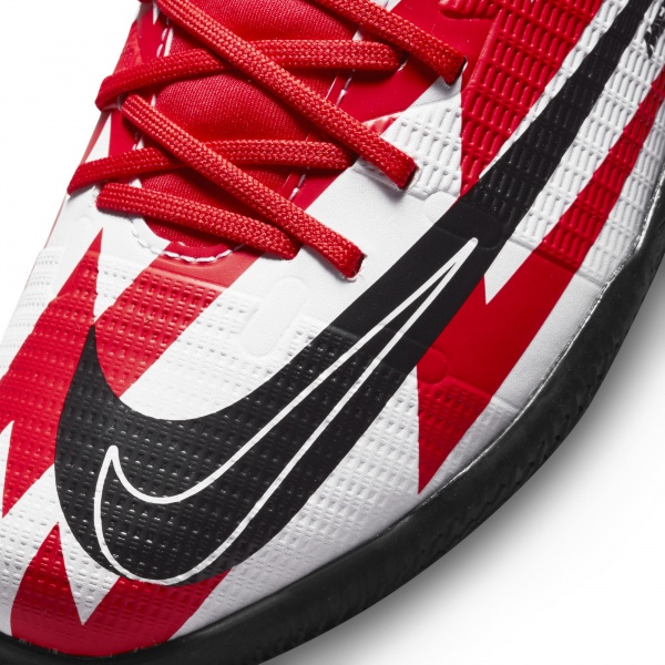 Футзальне взуття Nike JR SUPERFLY 8 CLUB CR7 IC DB0930-600 р.US 1,5Y червоний