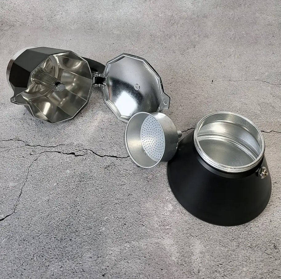 Кофеварка гейзерная Gusto Garda на 6 чашек GU-1001-6