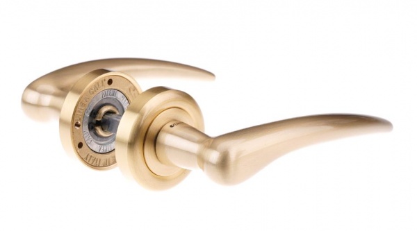 Ручка на розетке Linea Cali Pin-up 103 роз. матовая латунь