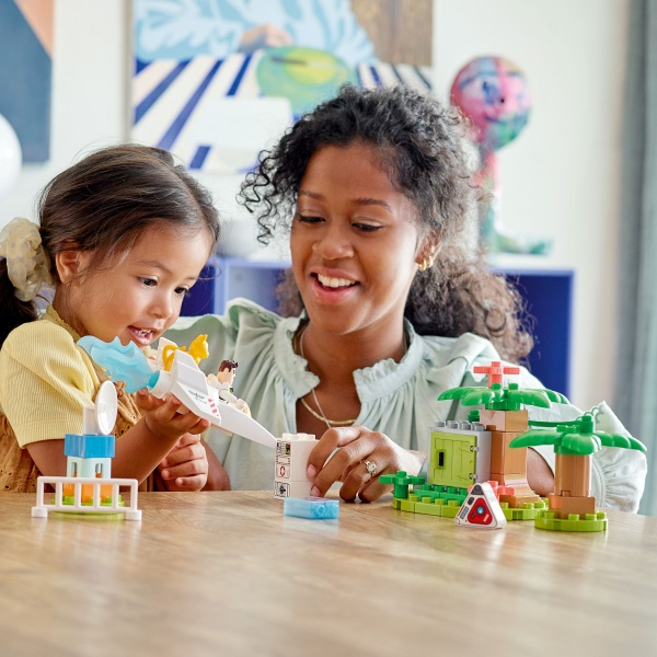 Конструктор LEGO DUPLO Базз Рятівник і космічна місія 10962