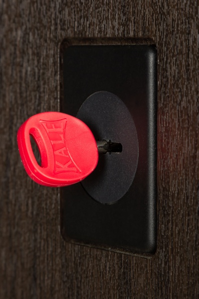 Двері вхідні Revolut Doors В-82 (квадро) Гладка 191 венге темний 2050x950 мм ліві