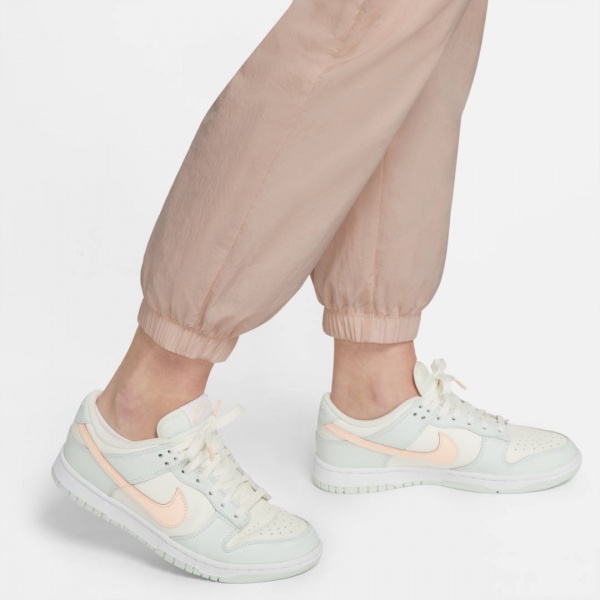 Штани Nike W NSW ESSNTL WVN MR PANT HBR DM6183-601 р. XS рожевий