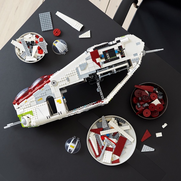 Конструктор LEGO Star Wars Винищувач Республіки 75309