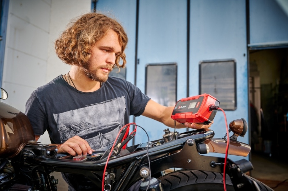 Зарядное устройство импульсный Einhell CE-BC 5 M LiFePO4 5 А 120 А/год (1002251)