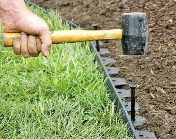 Бордюр газонный Gartec «Универсальный» (+20 кольев для фиксации)