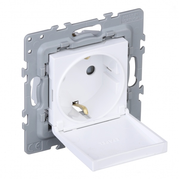 Розетка із заземленням Efapel Latina IP20 білий матовий 4712812 SBM