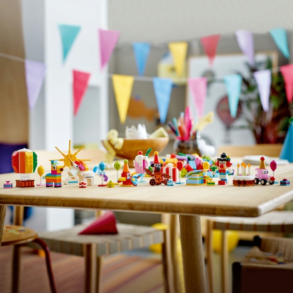 Конструктор LEGO Classic Креативный набор для праздника 11029