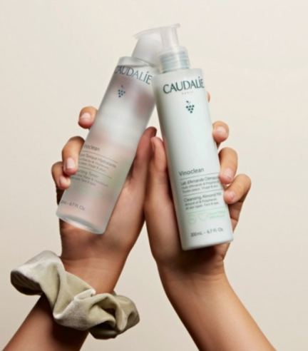 Молочко для снятия макияжа Caudalie Vinoclean Миндальное 400 мл