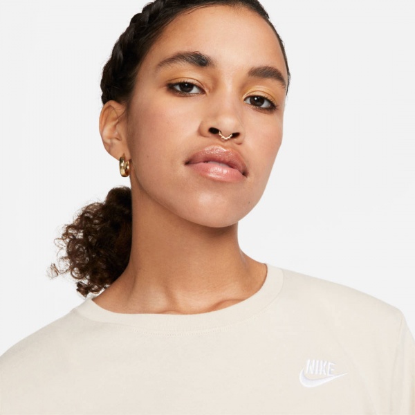 Футболка Nike W NSW TEE CLUB DX7902-126 р.M бежевий