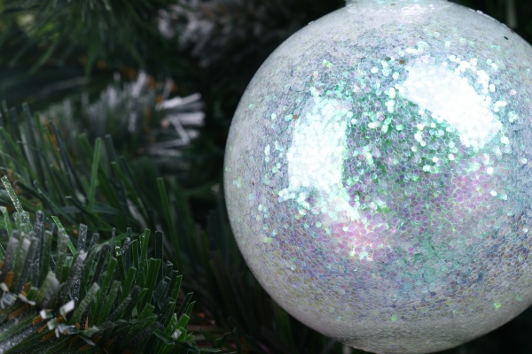 Шар новогодний с блискисткам 80 мм в ассортименте CAA114700