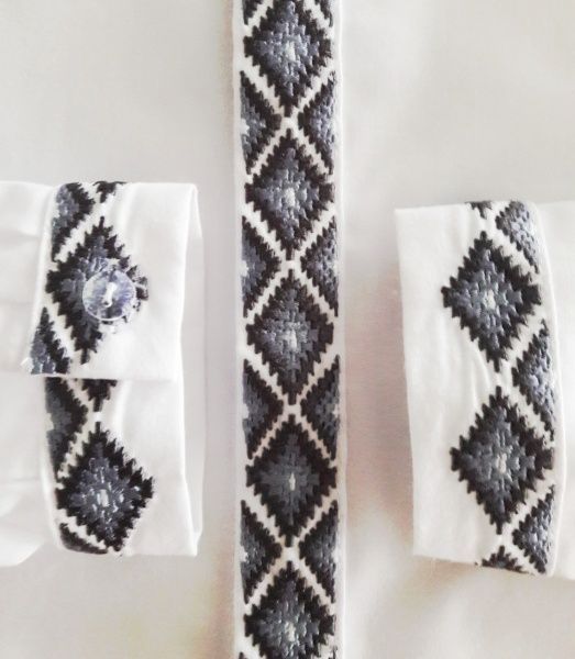 Вишиванка для хлопчиків Едельвіка 151-20/09 з сірою вишивкою р.116 білий 