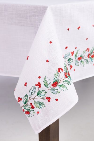 Скатерть Новогодник 312-21/09 140x220 см белый Эдельвика 