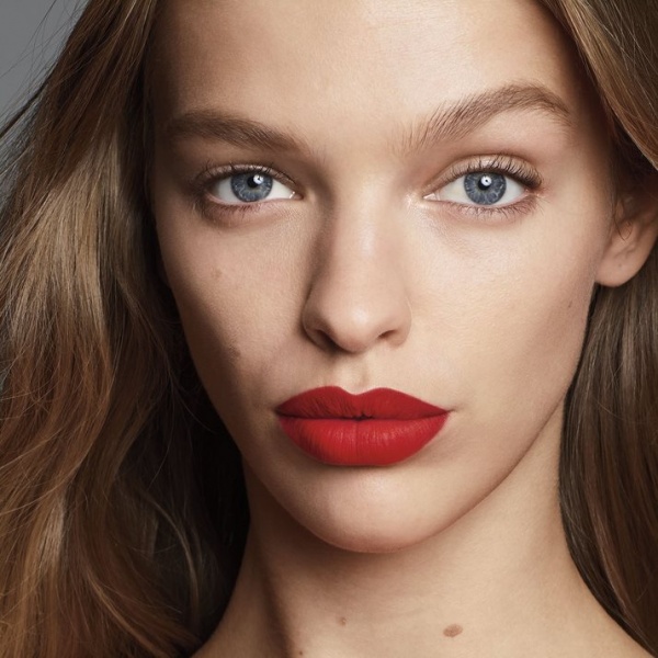 Помада Maybelline New York Color Sensational Ultimatte 299 More Scarlet 2 г