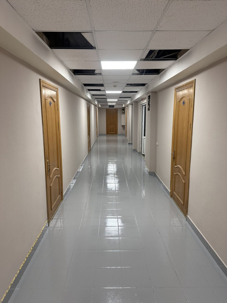 Краска для бетонных полов и бетона эпоксидная Kompozit EpoxyBeton глянец серый RAL 7040 3,6кг