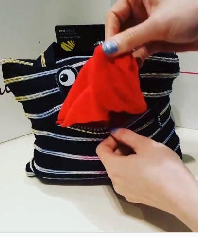 Сумка через плечо Zipit Monsters Black&Rainbow Teeth