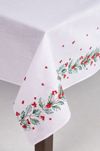 Скатерть Новогодник 312-21/09 140x220 см белый Эдельвика 