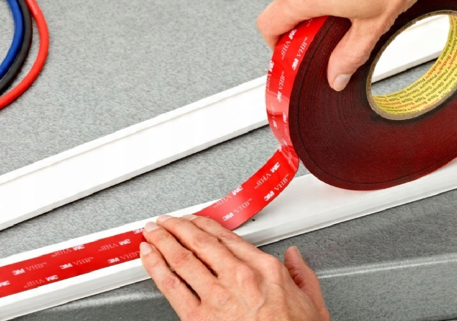 Двостороння монтажна клейка стрічка 3M VHB надміцна сіра 12 мм х 2 м товщина 0,6 мм (HPG060-B-12-2,0)