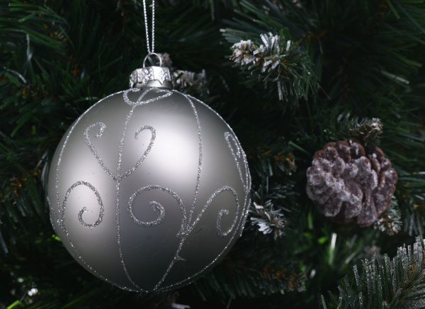 Ялинкова іграшка у формі кулі блакитна 8 см ACT405160 