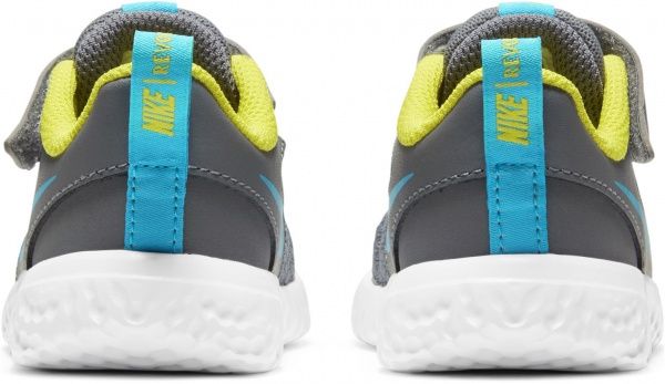 Кроссовки Nike NIKE REVOLUTION 5 BQ5673-019 р.US 6C серый