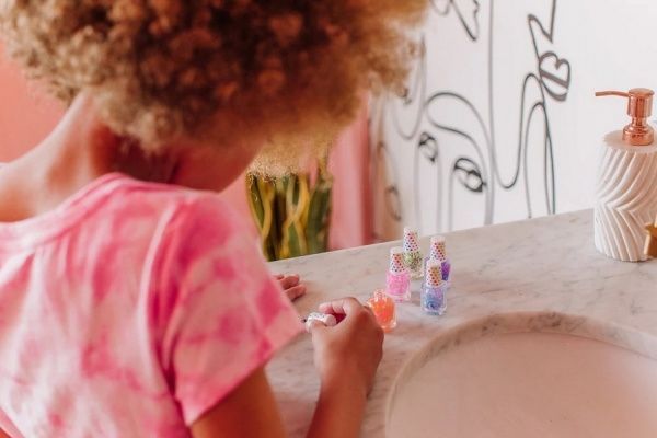 Набір лаків для нігтів Make it Real «Кольорове конфетті» MR43191