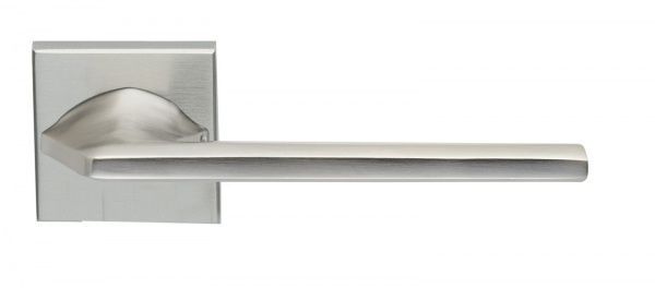 Ручка на розетке Ilavio 2406 матовый хром