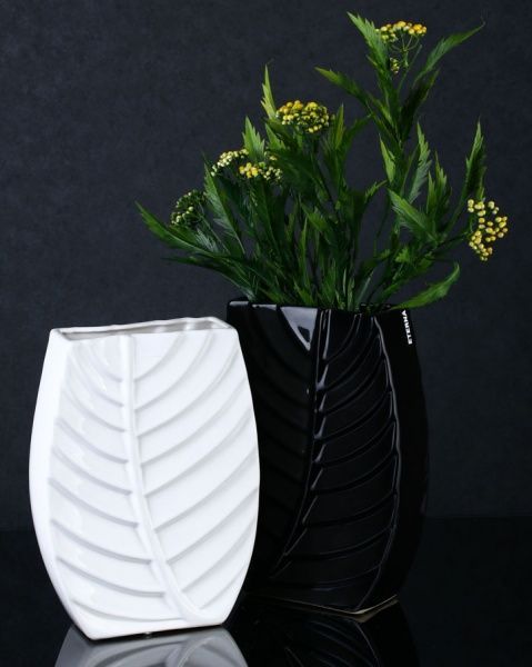 Ваза Флора Лист магнолії 2901-28,5 чорна Eterna