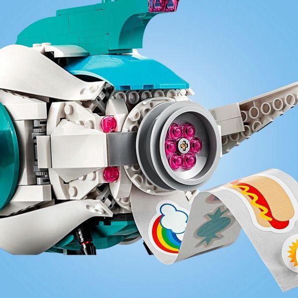 Конструктор LEGO Movie Сес-Терский звездолет Любки Хаос! 70830