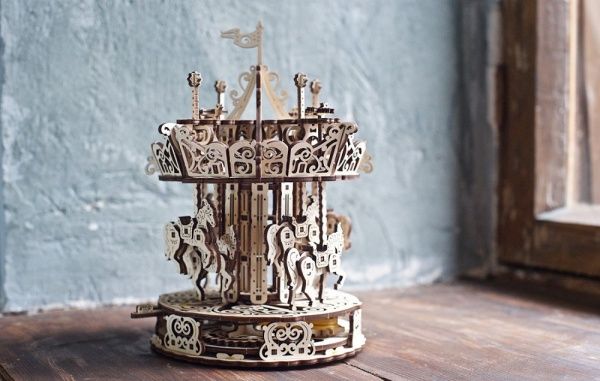 Деревянный 3D-конструктор UGEARS Карусель