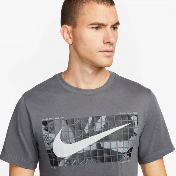 Футболка Nike M NK DF TEE CAMO FJ2446-068 р.2XL серый