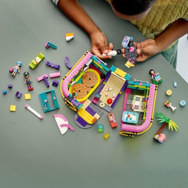 Конструктор LEGO City Диско-аркада на роликах 41708